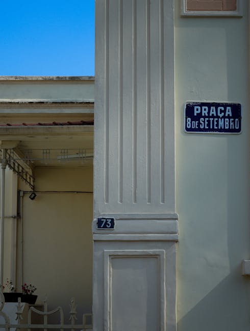 7 : img_5 - Street sign Praca 8 de Setembro representing location and direction